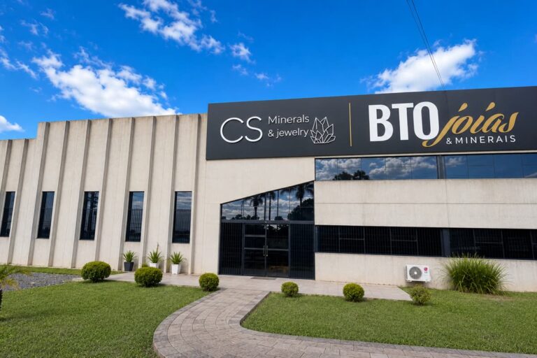 The CS Minerals headquarters in Brazil, with the CS Minerals and BTO Joias signage above the entrance